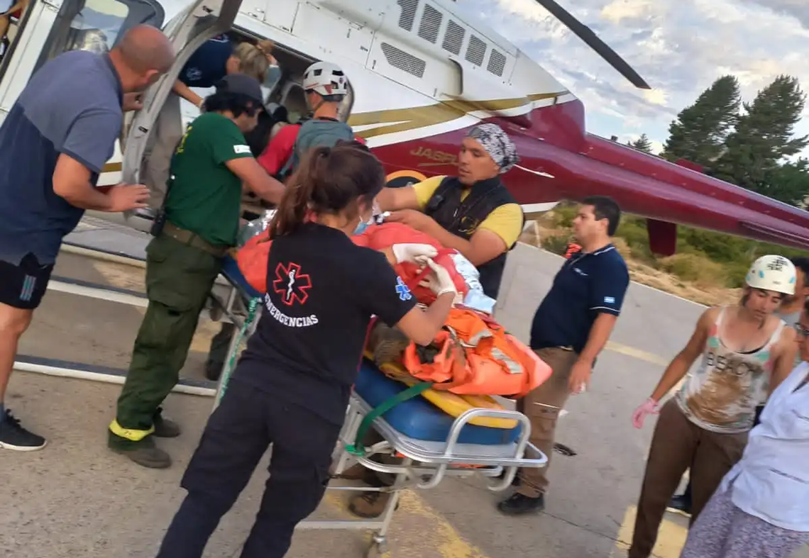 Bariloche - Una mujer resultó gravemente herida por un alud