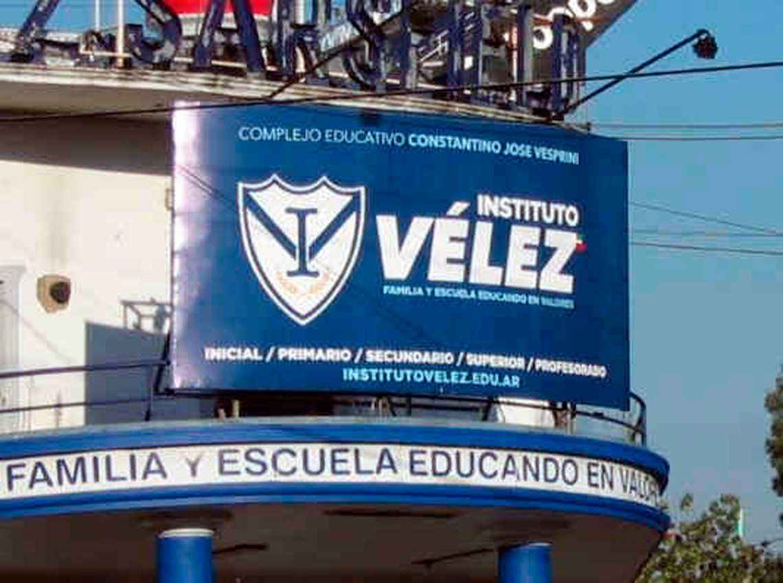 Denuncian por abuso sexual a docente del colegio de Vélez