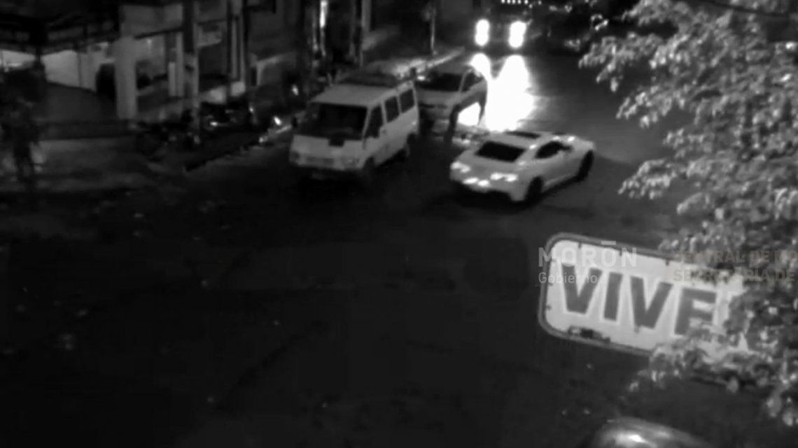 Video | Barra de Boca le pegó a una mujer, huyó y se tiroteó con la policía