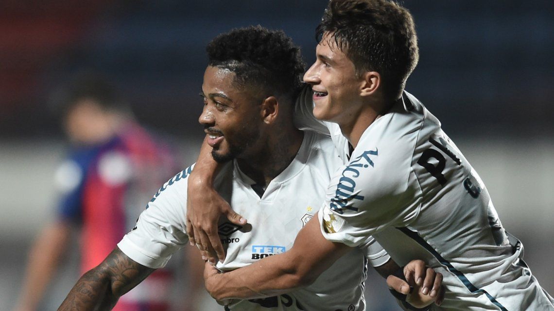 San Lorenzo necesita un milagro en Brasil para revertir la serie ante Santos