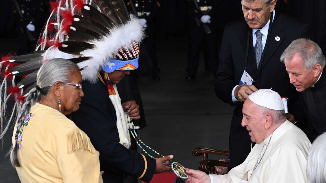 El papa Francisco inició el domingo una visita de seis días a Canadá