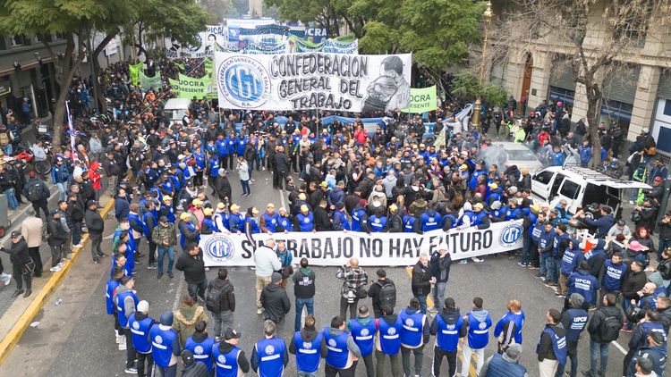 La jornada estará encabezada por la CGT, ATE y movimientos sociales, que anticiparon que será “la marcha más grande de la década”.&nbsp;