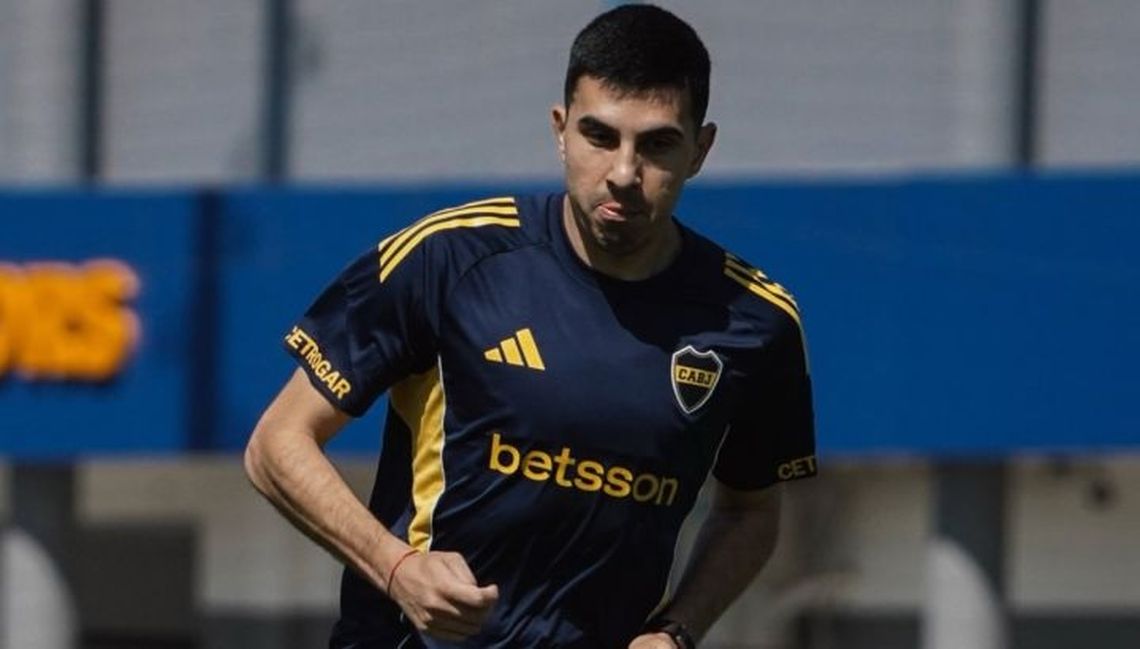 El volante trabajó diferenciado y peligra su presencia en los primeros partidos del año.