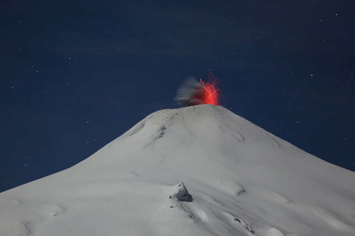 Chile: alertan ante la posible erupción del volcán Villarrica.